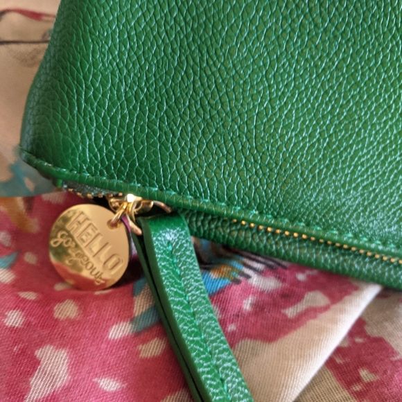 Hello Gorgeous clutch 2 for 20 - Picture 2 of 3